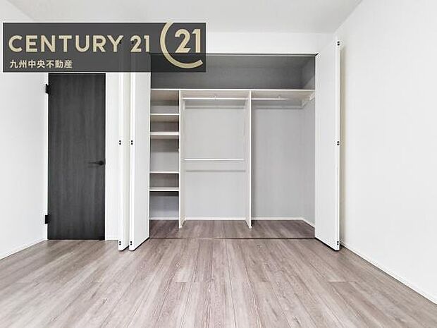 【クローゼット】お部屋ごとに設けた収納は住みやすさへのこだわりです。