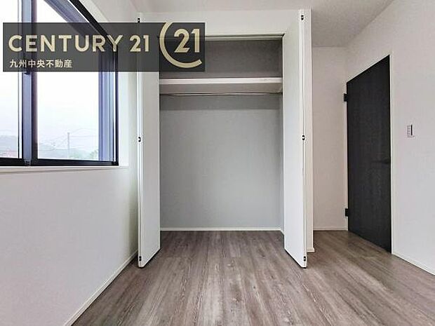 【クローゼット】お部屋ごとに設けた収納は住みやすさへのこだわりです。