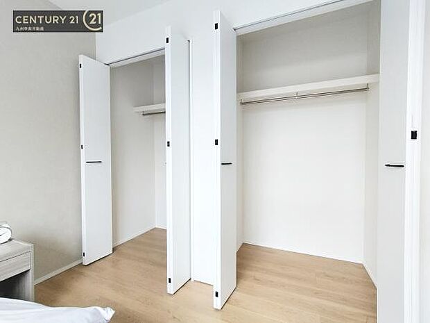 【クローゼット】お部屋ごとに設けた収納は住みやすさへのこだわりです。