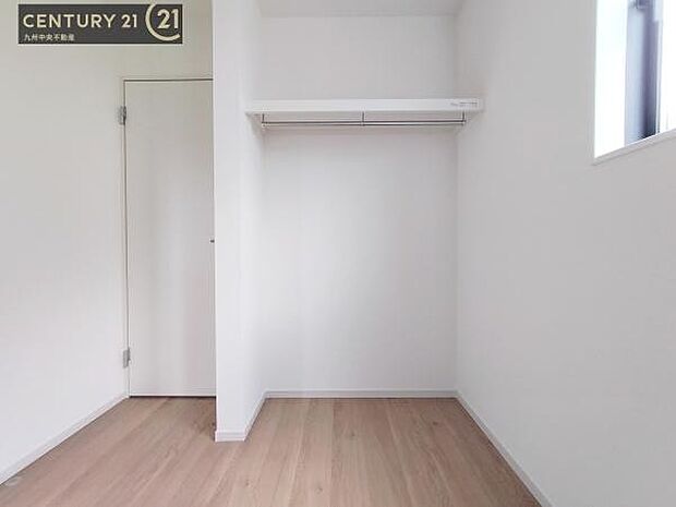 【クローゼット】お部屋ごとに設けた収納は住みやすさへのこだわりです。