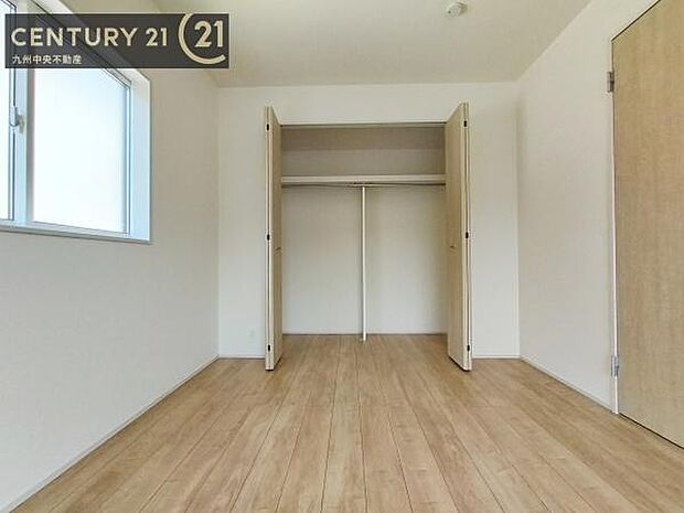 【クローゼット】お部屋ごとに設けた収納は住みやすさへのこだわりです。