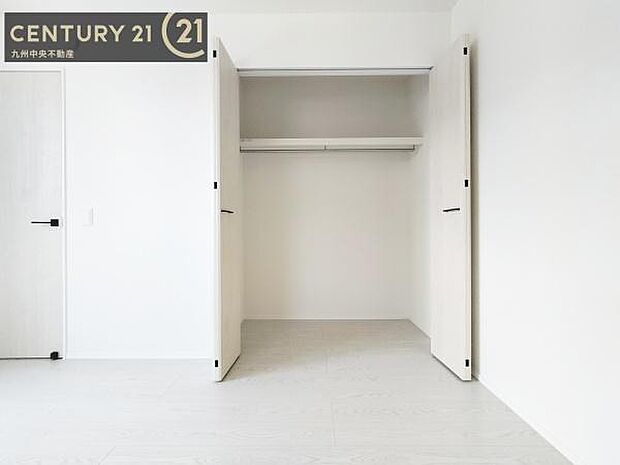 【クローゼット】お部屋ごとに設けた収納は住みやすさへのこだわりです。