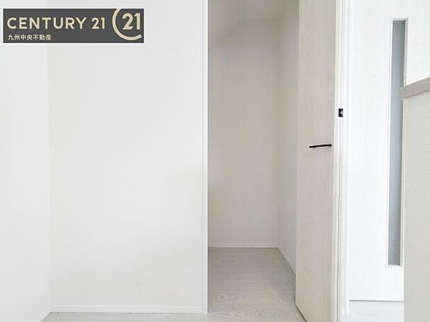 【クローゼット】お部屋ごとに設けた収納は住みやすさへのこだわりです。