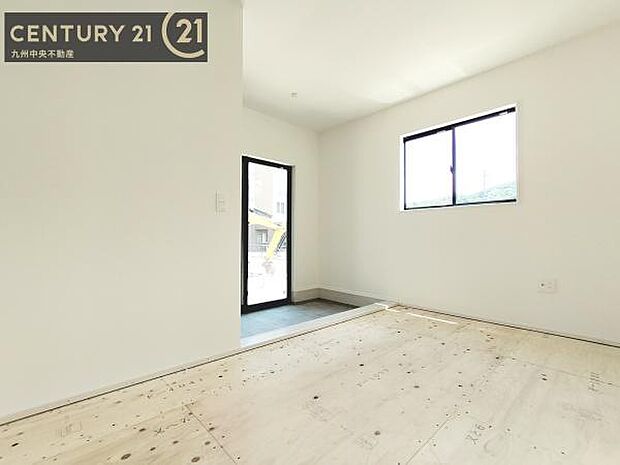 【和室】あると嬉しい和室。小さなお子様の遊ぶスペースやお昼寝タイムにも最適です。
