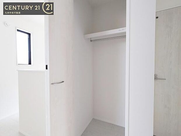 【クローゼット】お部屋ごとに設けた収納は住みやすさへのこだわりです。