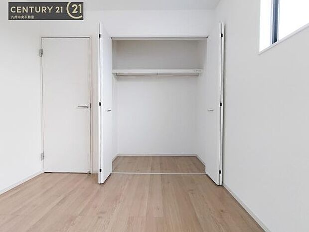 【クローゼット】お部屋ごとに設けた収納は住みやすさへのこだわりです。