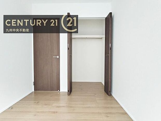 【クローゼット】お部屋ごとに設けた収納は住みやすさへのこだわりです。