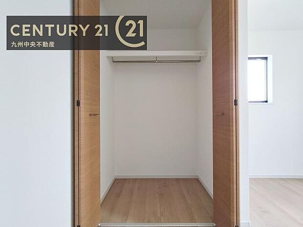 【クローゼット】お部屋ごとに設けた収納は住みやすさへのこだわりです。