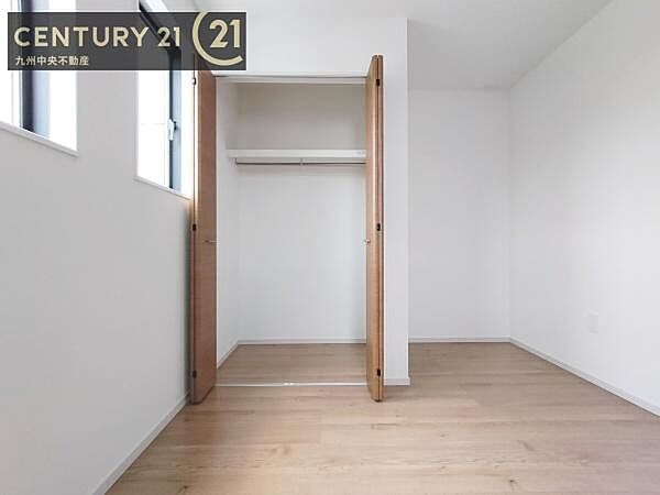 【クローゼット】お部屋ごとに設けた収納は住みやすさへのこだわりです。