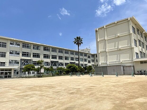福岡市立野芥小学校まで1802m