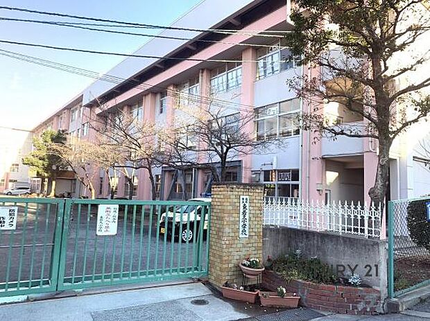 福岡市立東若久小学校まで400m