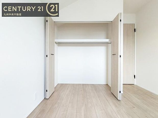 【クローゼット】お部屋ごとに設けた収納は住みやすさへのこだわりです。