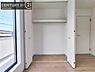収納：【クローゼット】お部屋ごとに設けた収納は住みやすさへのこだわりです。