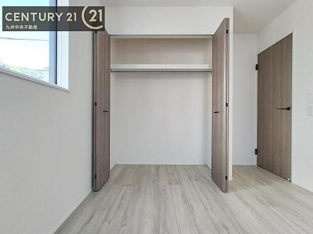 【クローゼット】お部屋ごとに設けた収納は住みやすさへのこだわりです。