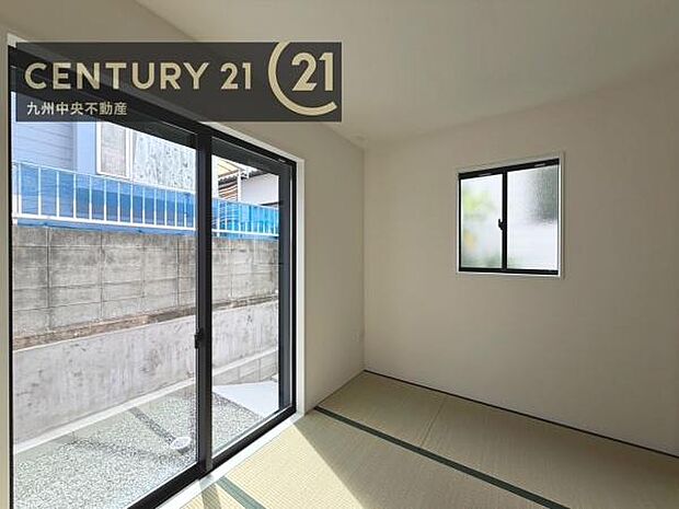 【和室】あると嬉しい和室。小さなお子様の遊ぶスペースやお昼寝タイムにも最適です。
