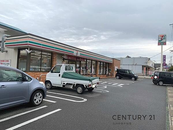 セブンイレブン福岡鶴田4丁目店まで667m