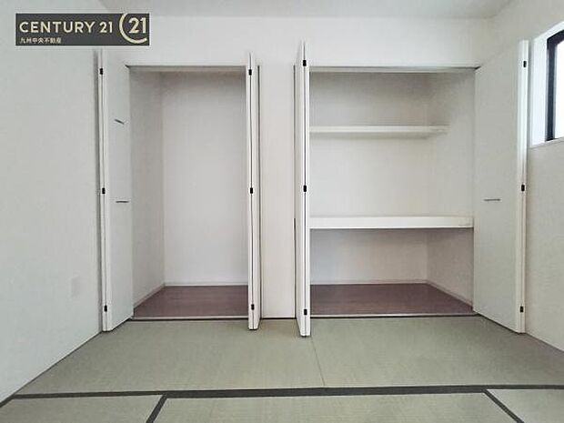 【押入】デッドスペースを作らず空間を無駄なく使うことのできる奥行きがあります。