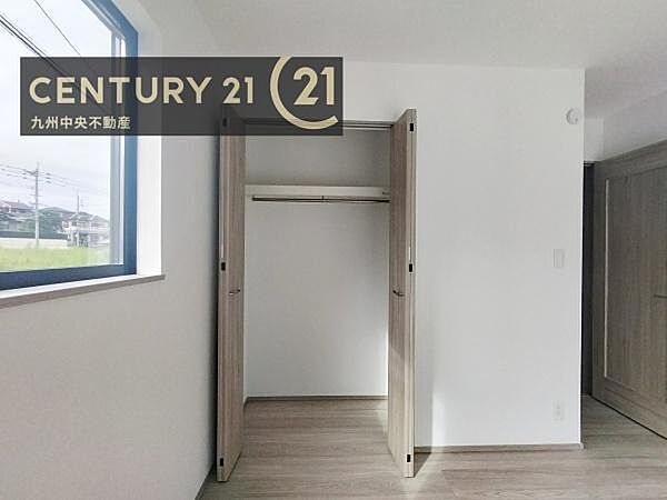 【クローゼット】お部屋ごとに設けた収納は住みやすさへのこだわりです。
