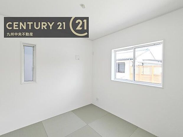 【和室】あると嬉しい和室。小さなお子様の遊ぶスペースやお昼寝タイムにも最適です。