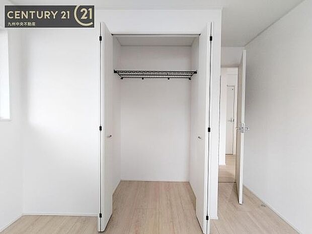 【クローゼット】お部屋ごとに設けた収納は住みやすさへのこだわりです。