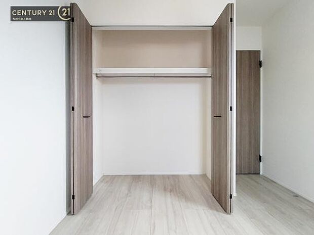 【クローゼット】お部屋ごとに設けた収納は住みやすさへのこだわりです。