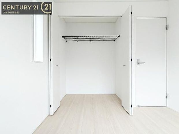 【クローゼット】お部屋ごとに設けた収納は住みやすさへのこだわりです。