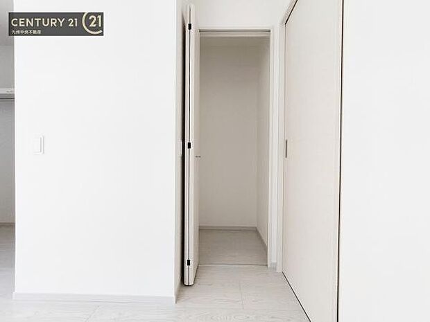 【クローゼット】お部屋ごとに設けた収納は住みやすさへのこだわりです。