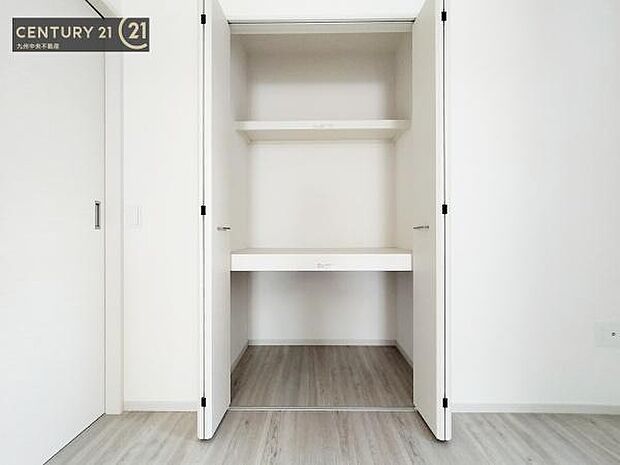 【クローゼット】お部屋ごとに設けた収納は住みやすさへのこだわりです。