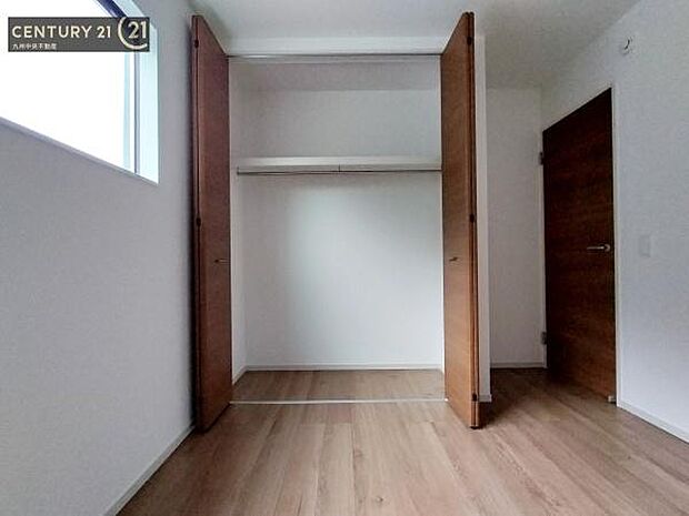 【クローゼット】お部屋ごとに設けた収納は住みやすさへのこだわりです。