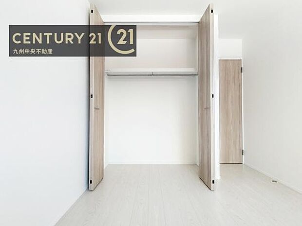 【クローゼット】お部屋ごとに設けた収納は住みやすさへのこだわりです。