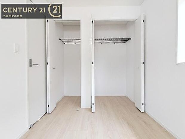 【クローゼット】お部屋ごとに設けた収納は住みやすさへのこだわりです。
