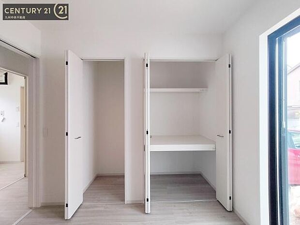 【クローゼット】お部屋ごとに設けた収納は住みやすさへのこだわりです。