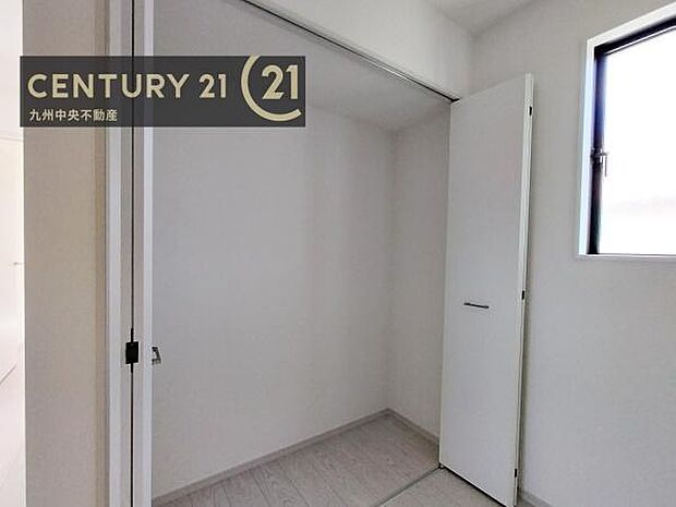 【クローゼット】お部屋ごとに設けた収納は住みやすさへのこだわりです。