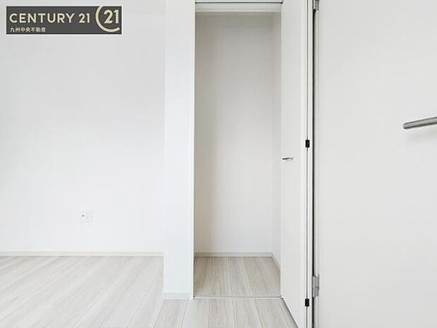 【クローゼット】お部屋ごとに設けた収納は住みやすさへのこだわりです。