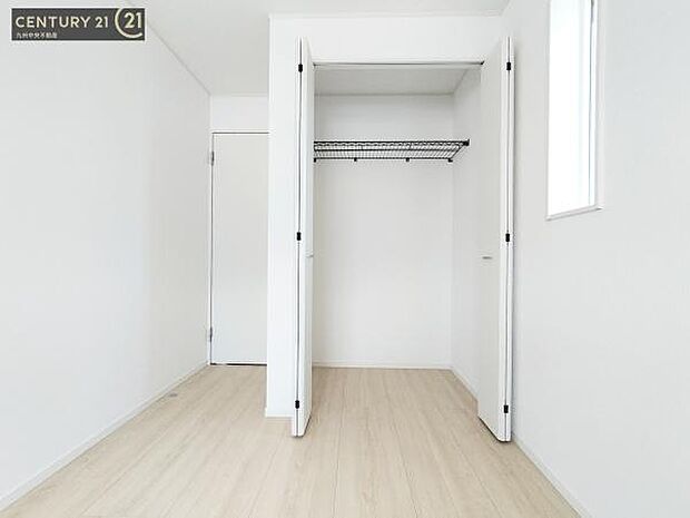 【クローゼット】お部屋ごとに設けた収納は住みやすさへのこだわりです。