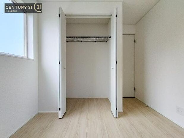 【クローゼット】お部屋ごとに設けた収納は住みやすさへのこだわりです。