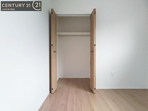 【クローゼット】お部屋ごとに設けた収納は住みやすさへのこだわりです。