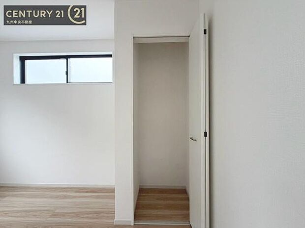 【クローゼット】お部屋ごとに設けた収納は住みやすさへのこだわりです。