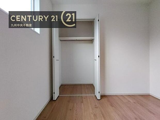 【クローゼット】お部屋ごとに設けた収納は住みやすさへのこだわりです。