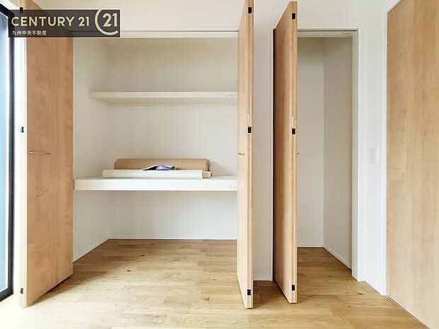 【クローゼット】お部屋ごとに設けた収納は住みやすさへのこだわりです。