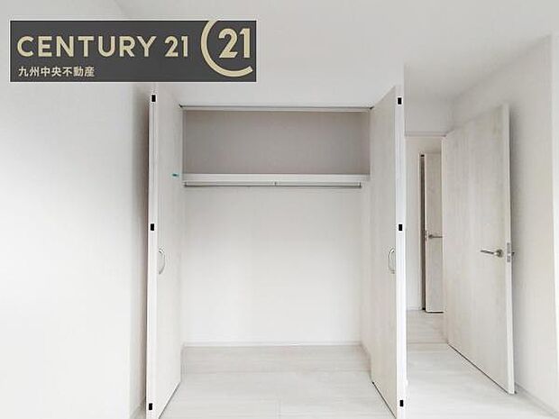 【クローゼット】お部屋ごとに設けた収納は住みやすさへのこだわりです。