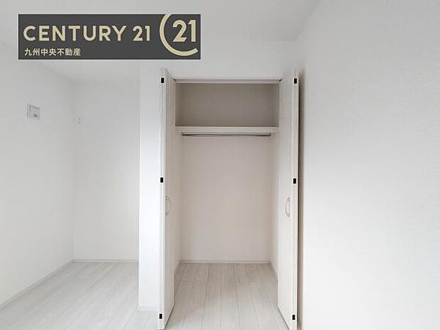 【クローゼット】お部屋ごとに設けた収納は住みやすさへのこだわりです。
