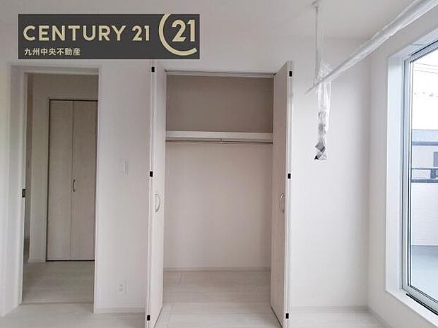 【クローゼット】お部屋ごとに設けた収納は住みやすさへのこだわりです。