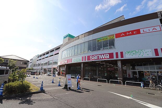 アメリア稲城ショッピングセンターまで979m、様々なテナントが入った商業施設。お買い物に大変便利です