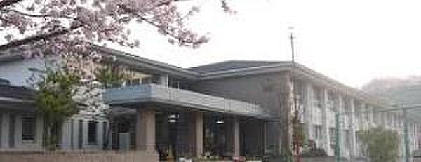桜井市立桜井中学校まで1863m