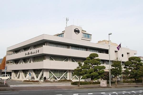 王寺町役場まで1961m