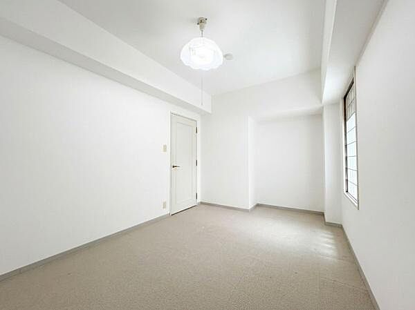 ☆明るい洋室です!!AI加工により家具等は消去しています。