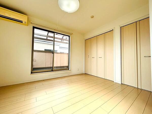 全居室収納付きですので、ご家族分の荷物もスッキリしまっておいていただけます。