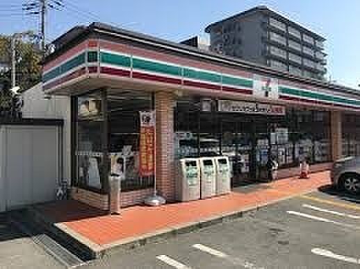 セブンイレブン茨木三島町店まで564m