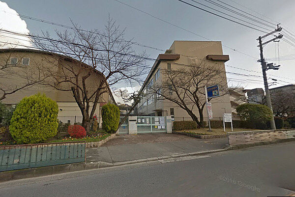茨木市立三島小学校まで731m